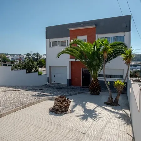 Willa 8 Rodrigues Family House - With Patio *