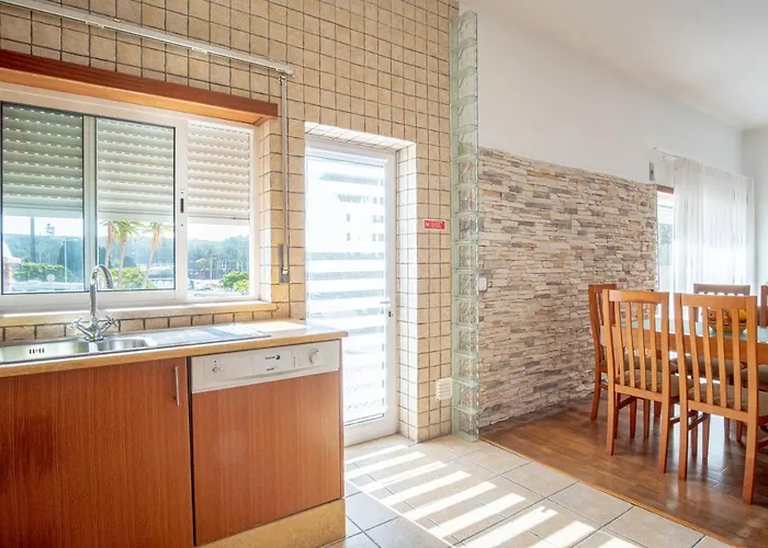 8 Rodrigues Family House - With Patio Willa Nazaré