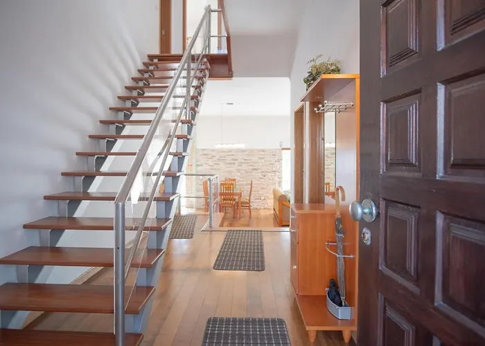 8 Rodrigues Family House - With Patio Willa Nazaré