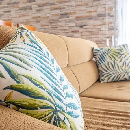 8 Rodrigues Family House - With Patio