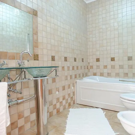 Villa 8 Rodrigues Family House - With Patio *