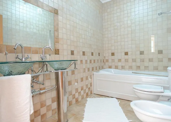 Villa 8 Rodrigues Family House - With Patio *